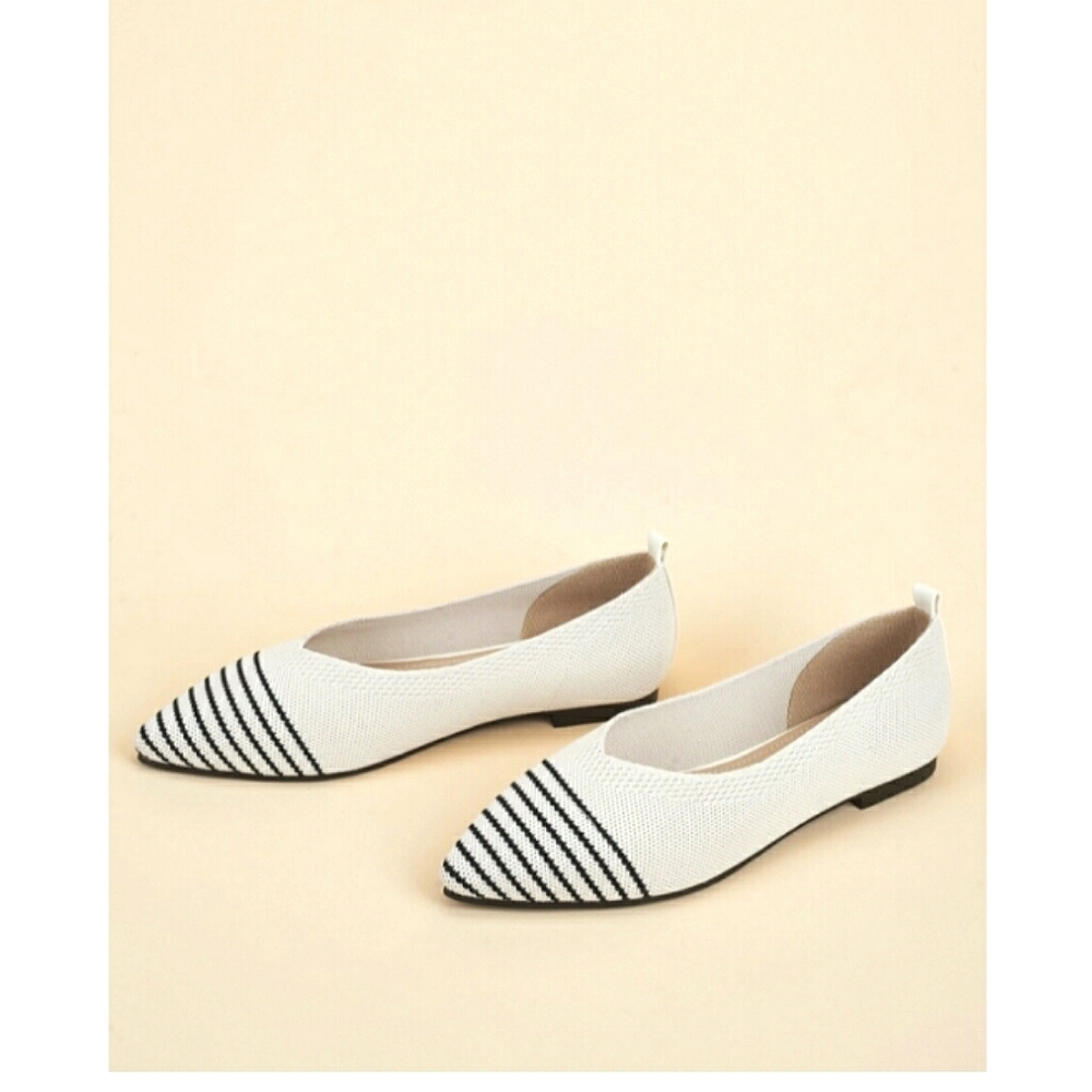 🆕 Striped Point Toe Knit Flats Ivory Shoe 🥿